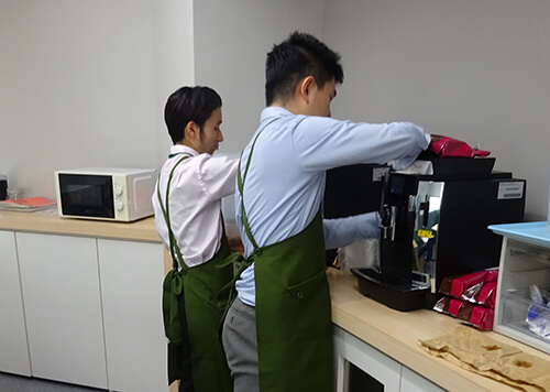 カフェスペース管理の様子